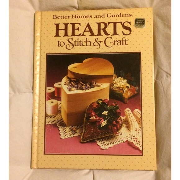 Better Homes & Gardens 1984 Hearts to Stitch and Craft Pre-Owned - Picture 1 of 6